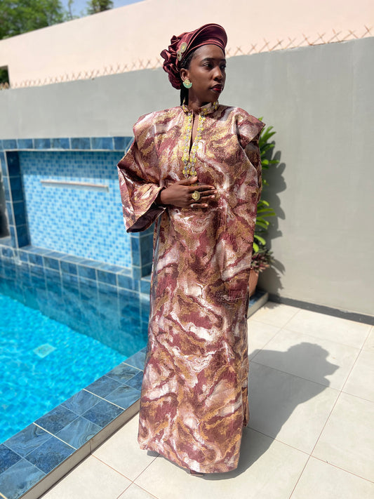 Costume traditionnel africain femme, boubou en brocart marron