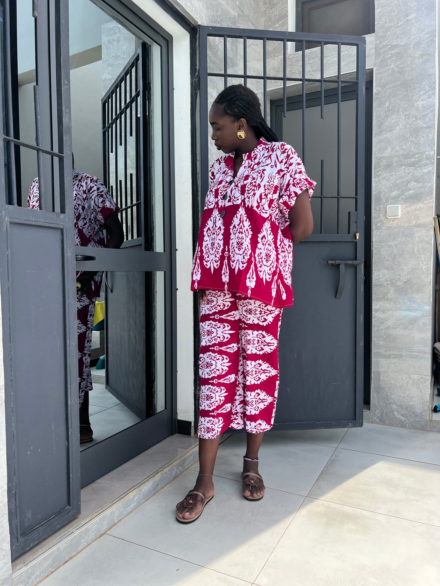 Ensemble 2 pièces pantalon 3/4 et chemise rouge et blanc